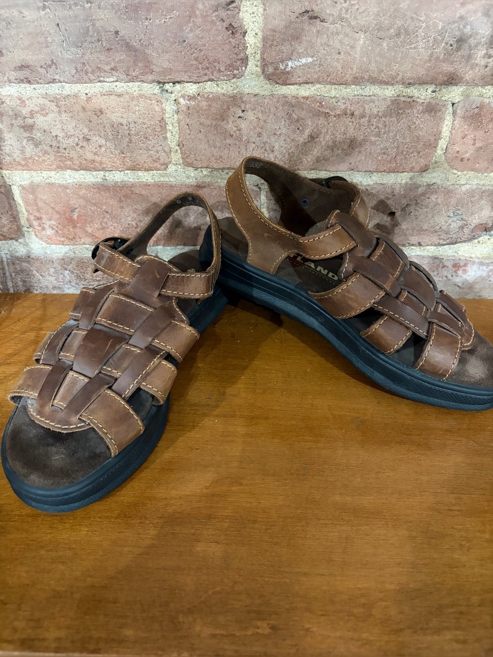Vintage Eastland women’s size 9M brown leather sandals